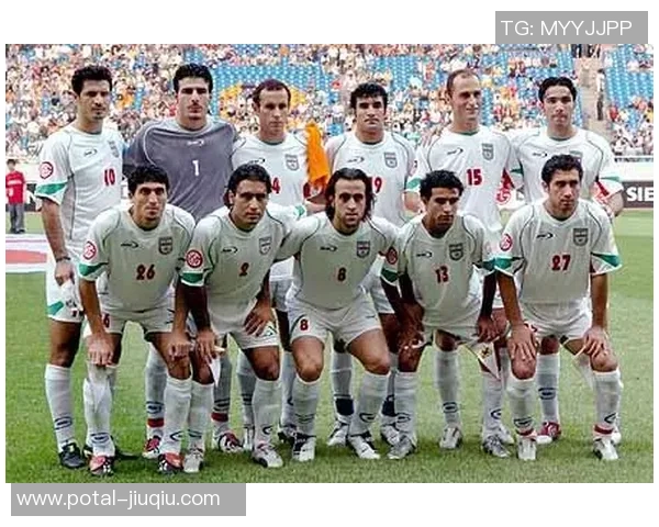 伊朗与日本足球对决解析伊朗球员的体育精神与球品展现 伊朗与日本足球对决解析伊朗球员的体育精神与球品展现