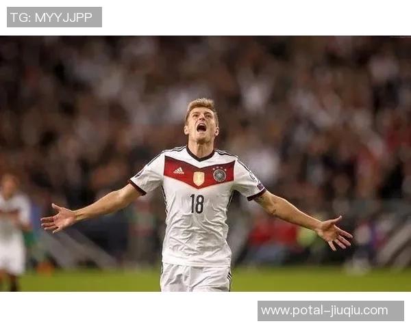 克罗斯的足球之路:从天才少年到世界级中场的传奇历程 克罗斯的足球之路:从天才少年到世界级中场的传奇历程