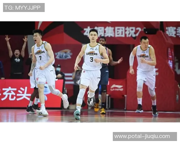 广东大溢与辽宁本钢激战正酣谁将赢得这场篮球巅峰对决